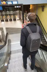 Swiss Peak AWARE™ pretzagšanas 15,6 collu klēpjdatora mugursoma - Image 10