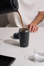 Topl līdzņemamā krūze no pārstrādāta tērauda, ar patentētu 360° vāciņu, 354 ml - Image 5