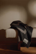 VINGA Monogram GRS pleds - Image 6