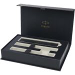 Parker IM Essentials rollerball un lodīšu pildspalvu komplekts – sudraba krāsā - Image 3