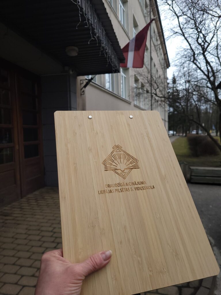 Liepājas Draudzīgā aicinājuma vidusskola